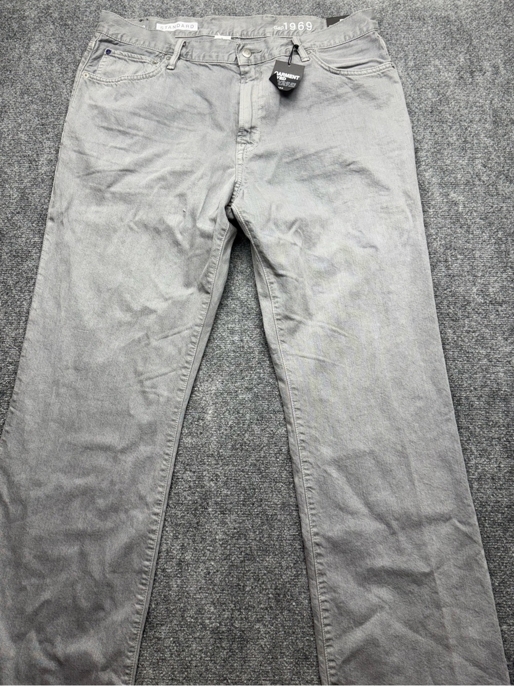 Gap 1969 Men's 38 NWT Standard Fit Straight Denim Jeans Gray